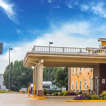 Quality Inn & Suites Chesterfield Village Springfield Kültér fotó