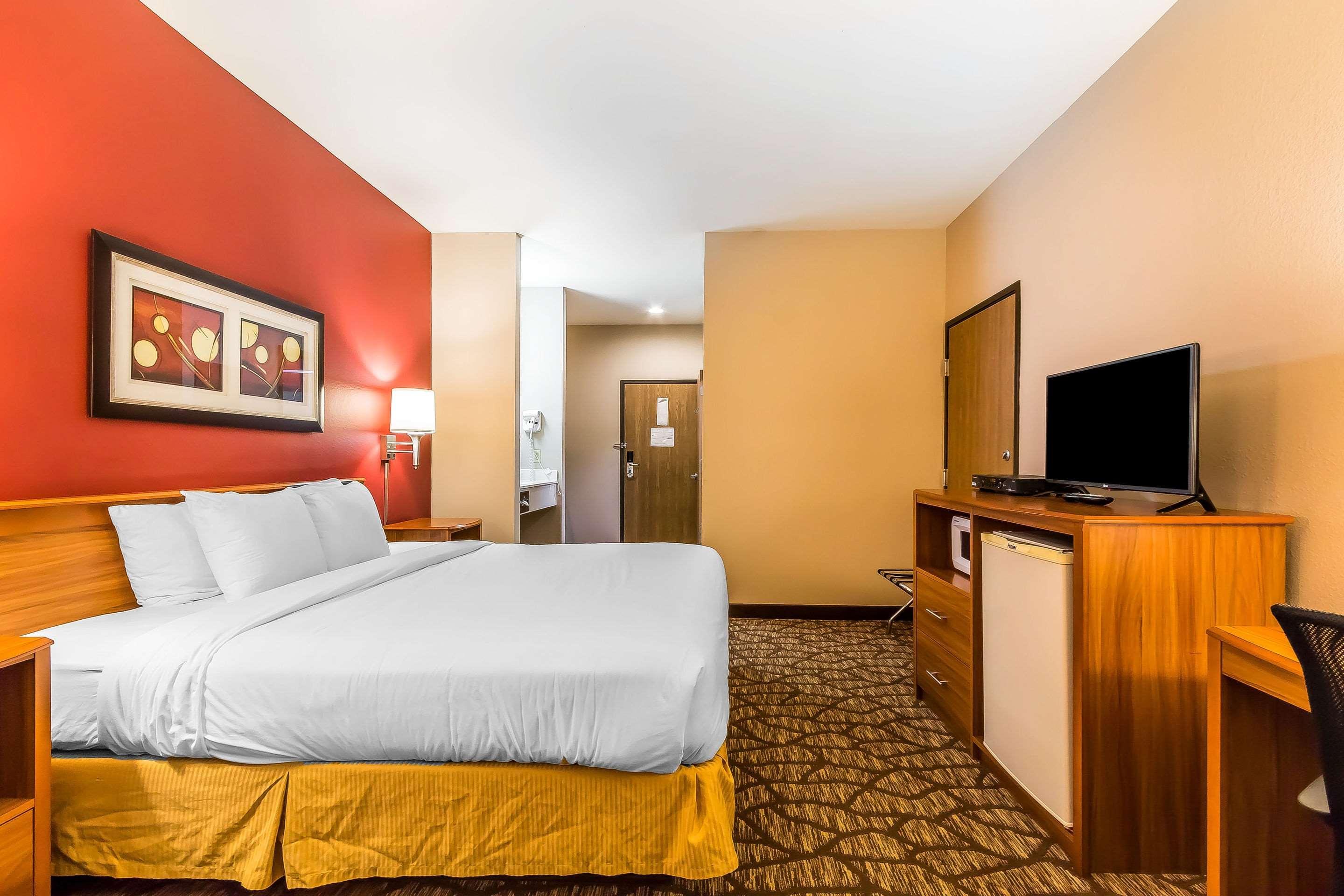 Quality Inn & Suites Chesterfield Village Springfield Kültér fotó