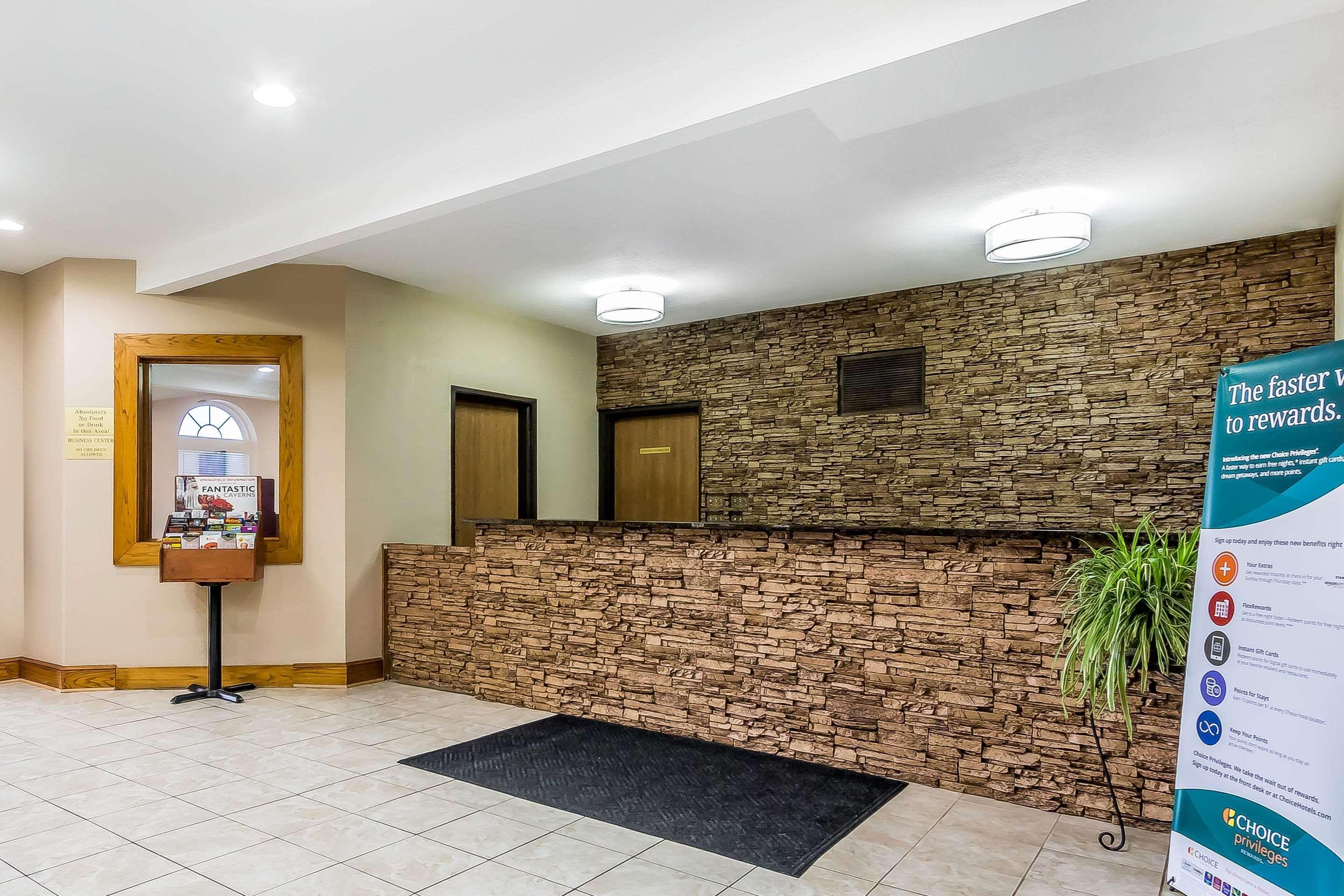 Quality Inn & Suites Chesterfield Village Springfield Kültér fotó