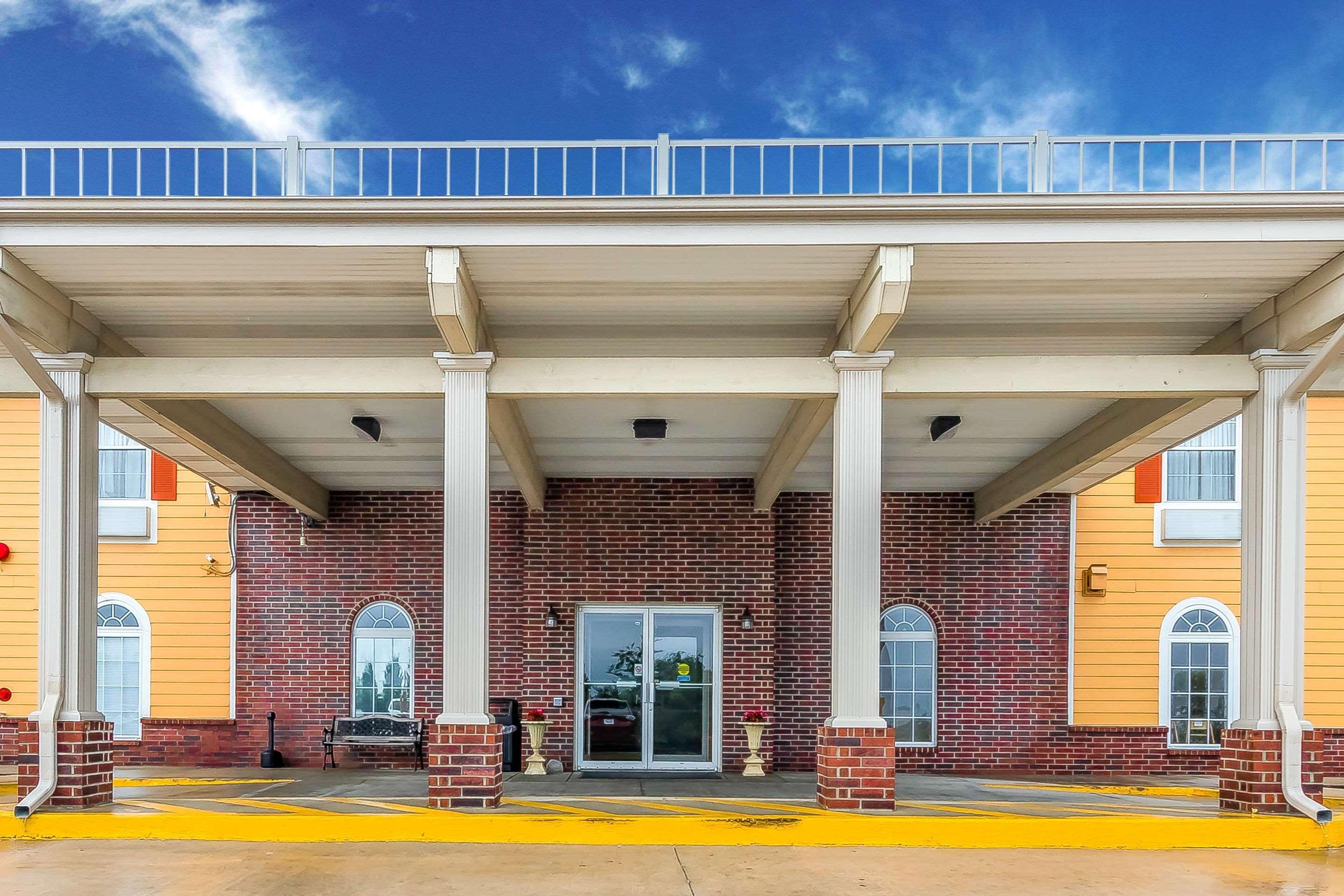 Quality Inn & Suites Chesterfield Village Springfield Kültér fotó
