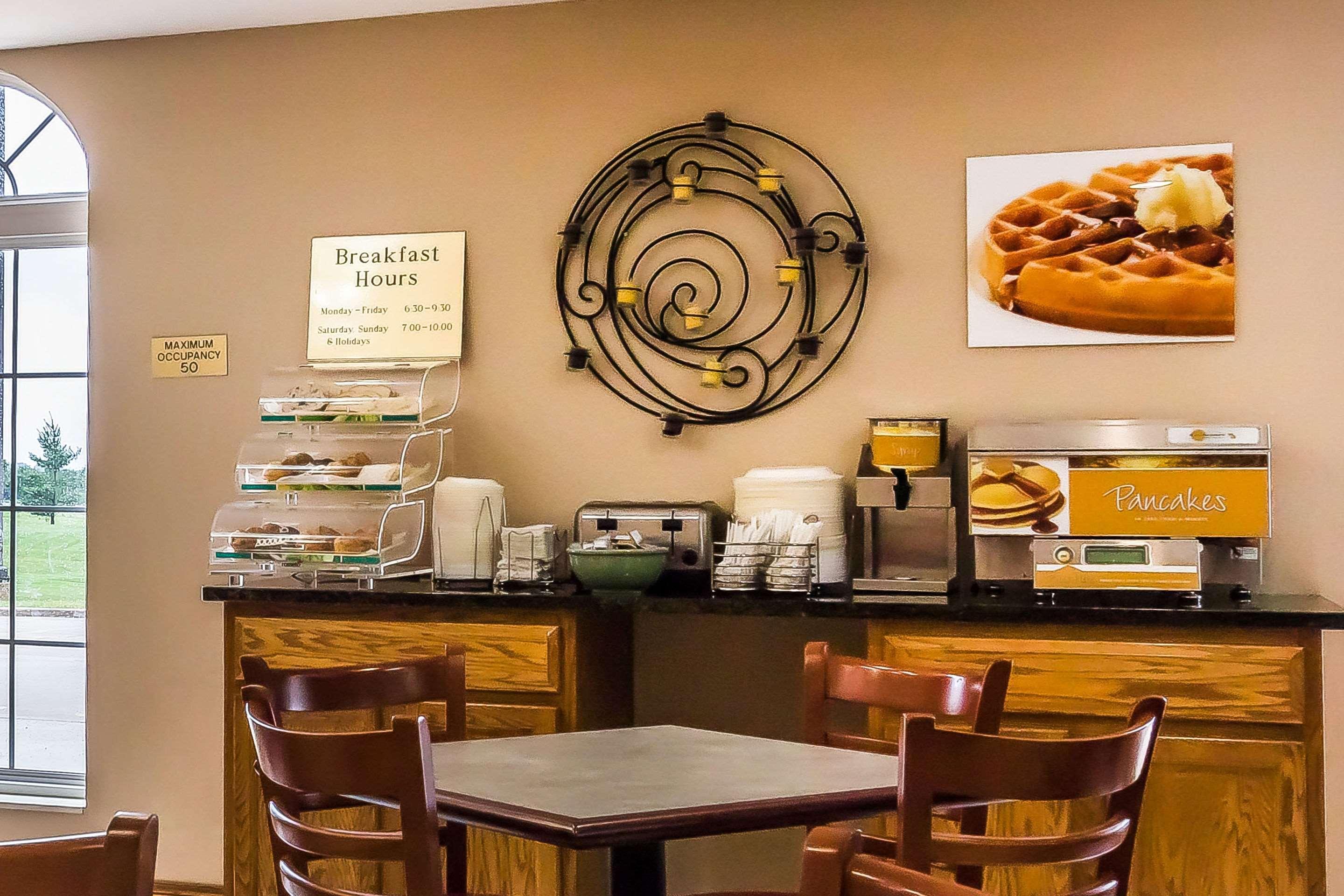 Quality Inn & Suites Chesterfield Village Springfield Kültér fotó