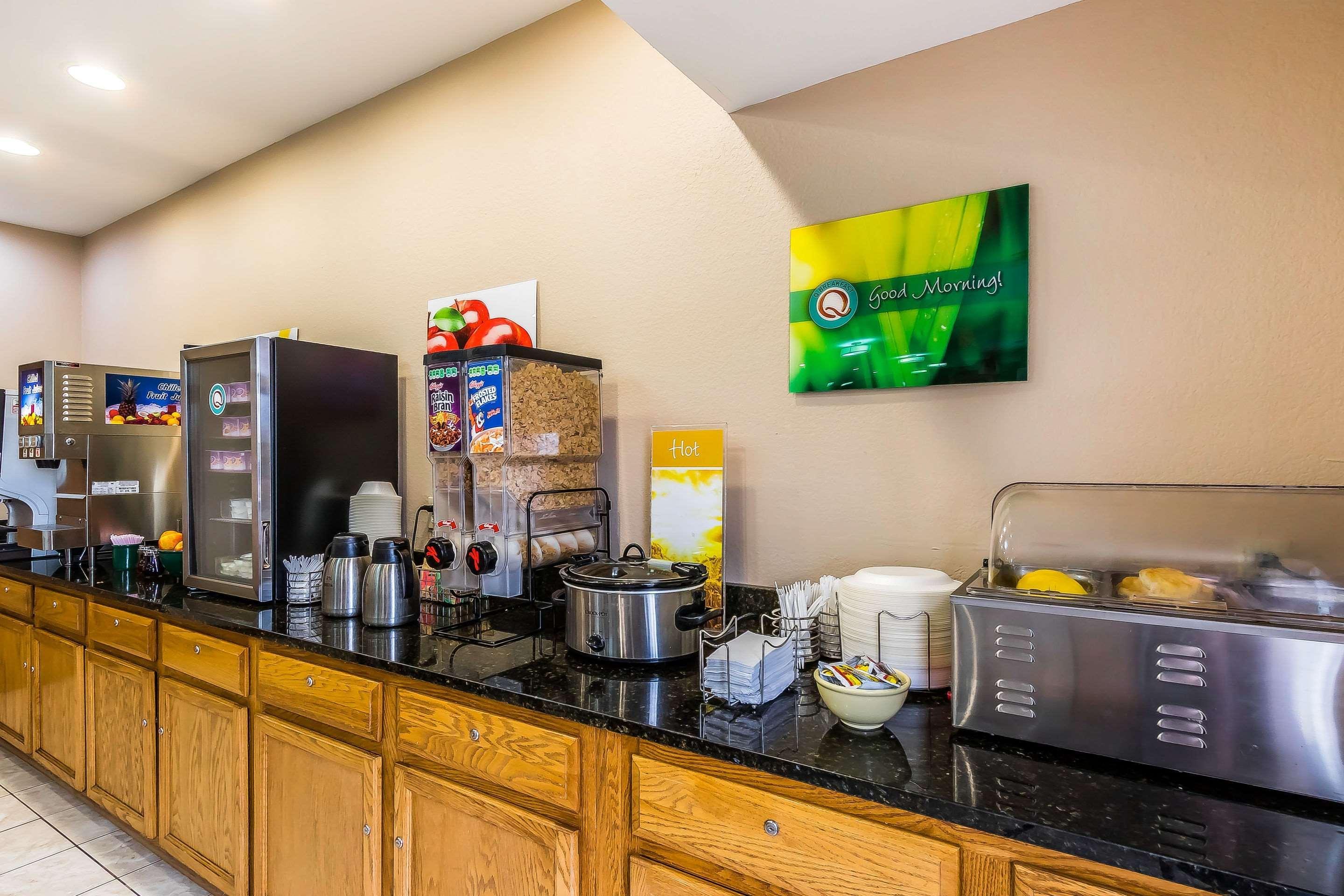 Quality Inn & Suites Chesterfield Village Springfield Kültér fotó