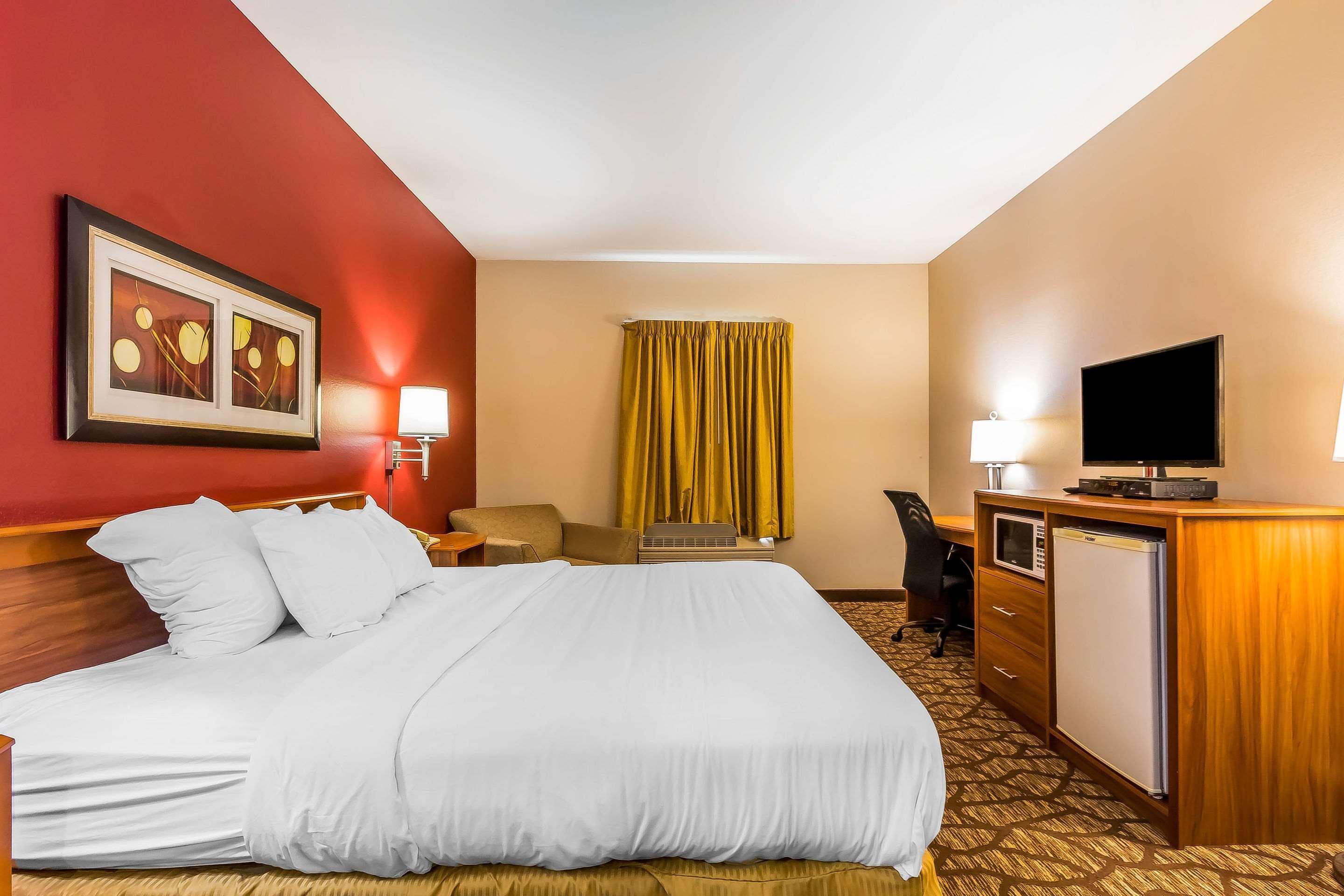 Quality Inn & Suites Chesterfield Village Springfield Kültér fotó