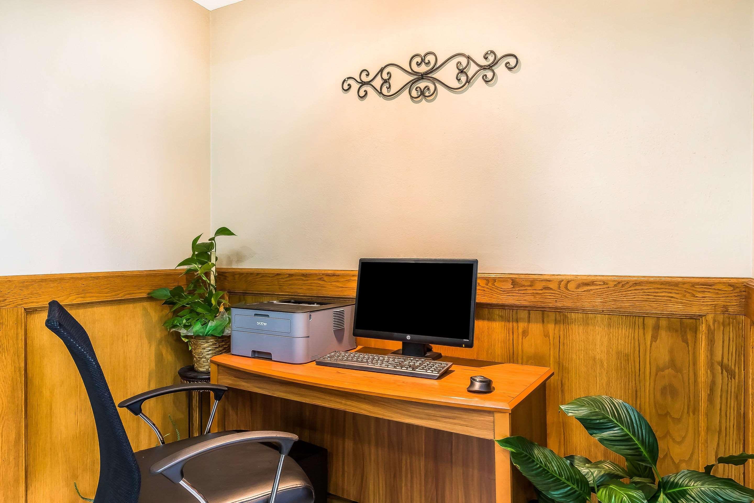 Quality Inn & Suites Chesterfield Village Springfield Kültér fotó