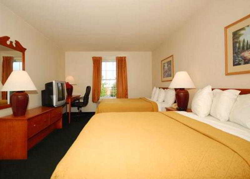 Quality Inn & Suites Chesterfield Village Springfield Kültér fotó